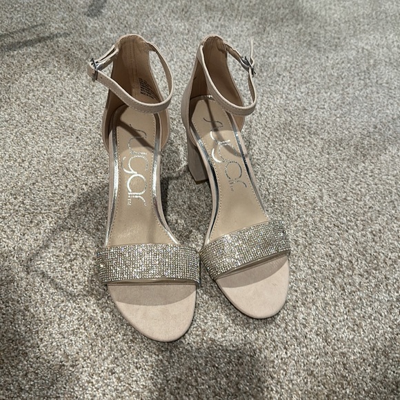 NEVERWORN woman’s rhinestone heel - Picture 2 of 10